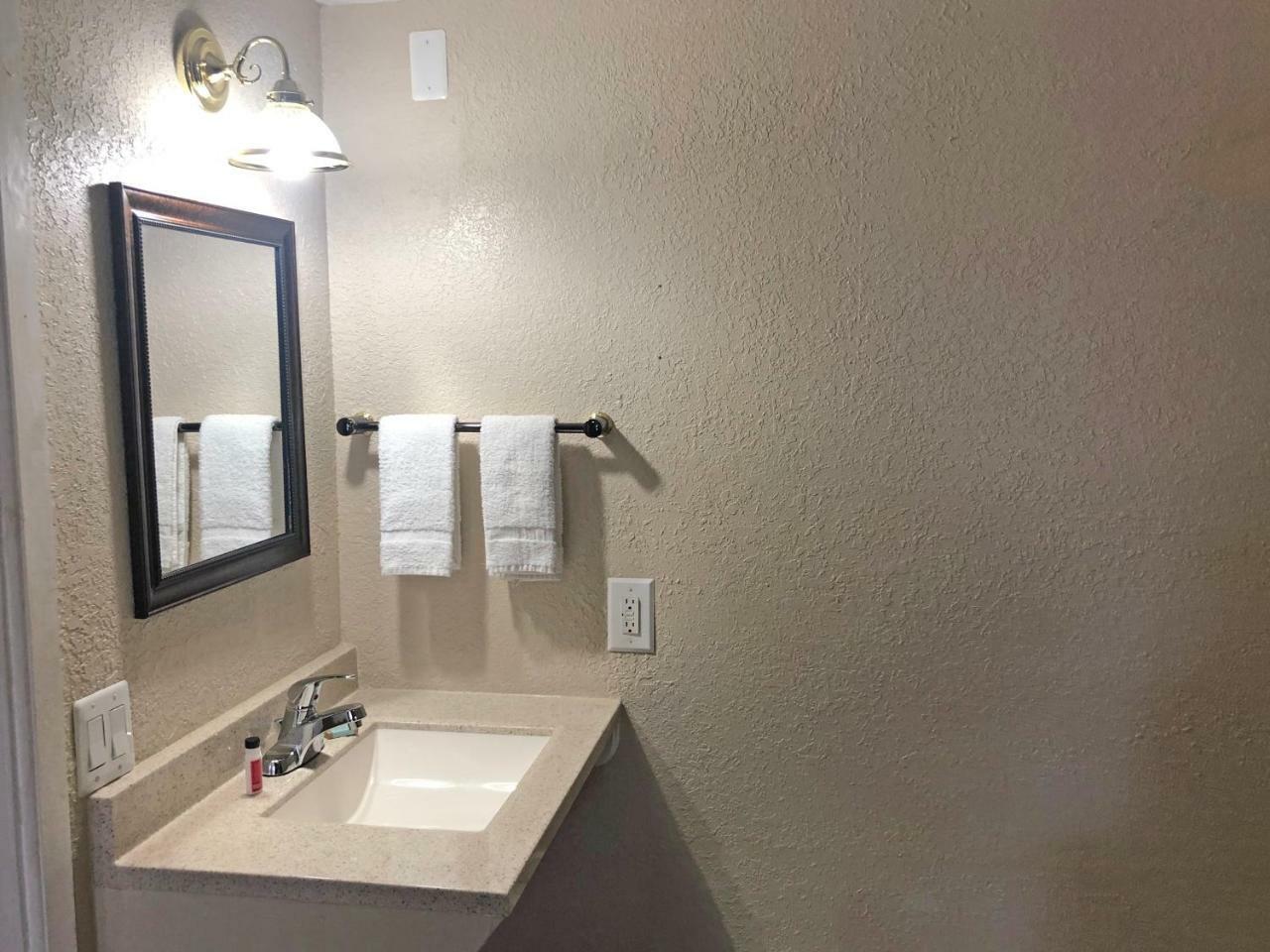 Knights Inn Harrisonville Екстер'єр фото