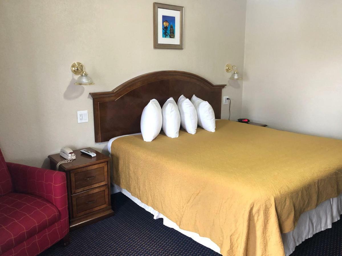 Knights Inn Harrisonville Екстер'єр фото